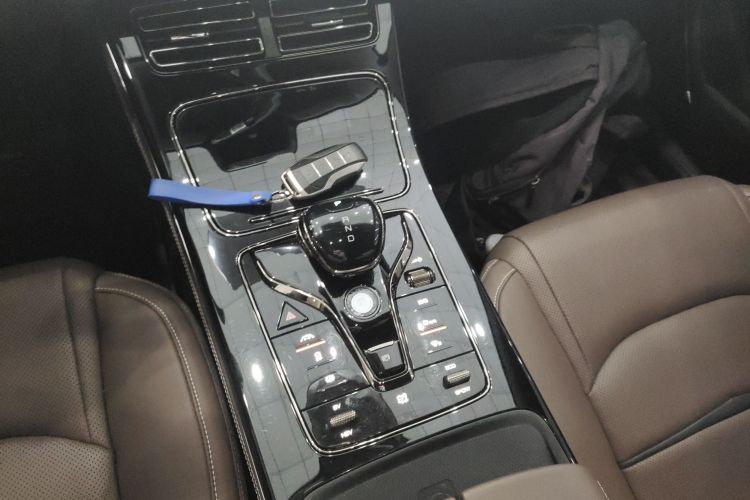 比亚迪 汉 2020款 DM 四驱性能版尊贵型局部细节18