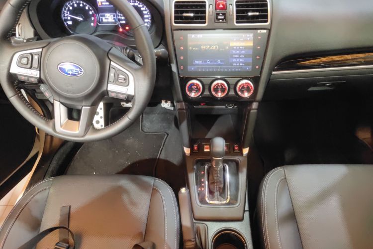 斯巴鲁 森林人 2018款 2.0i 时尚导航版局部细节18