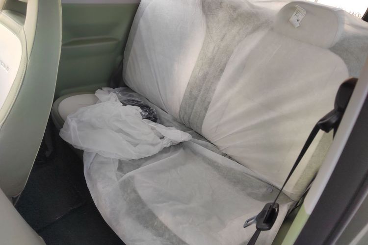 吉利银河 2025款 210km 熊猫骑士中控内饰7004