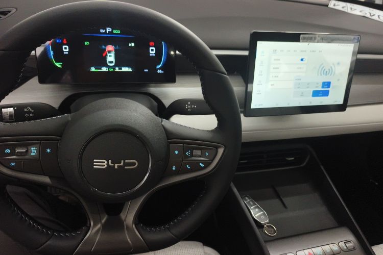 比亚迪 海豹05 DM-i 2026款 DM-i 128KM豪华型中控内饰7002