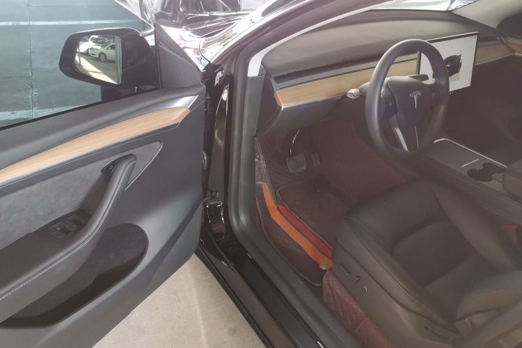 特斯拉 Model Y 2022款 后轮驱动版中控内饰7003