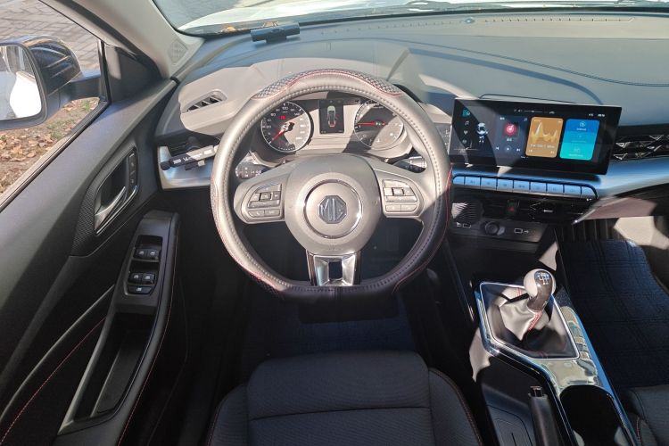 名爵 MG5 2023款 180DVVT 手动风尚版中控内饰13