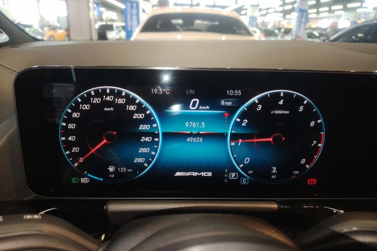 奔驰GLA AMG 2021款 AMG GLA 35 4MATIC中控内饰14