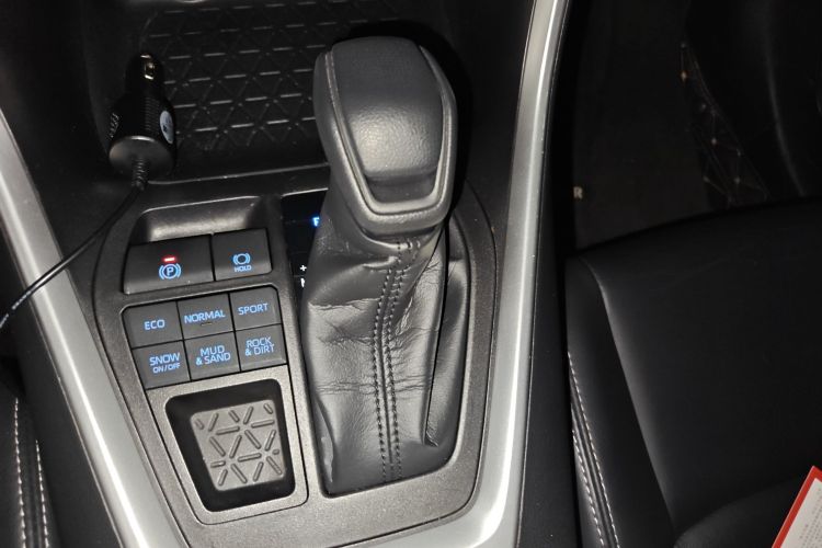 丰田 威兰达 2020款 2.0L CVT四驱豪华版中控内饰18