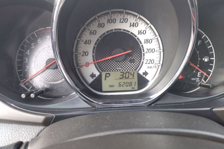 丰田 YARiS L 致炫 2015款 1.5G 自动炫动天窗特别版局部细节14