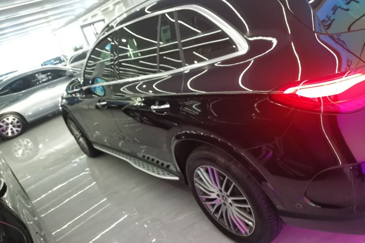 奔驰GLC 2024款 改款 GLC 300 L 4MATIC 动感型 5座车身外观4