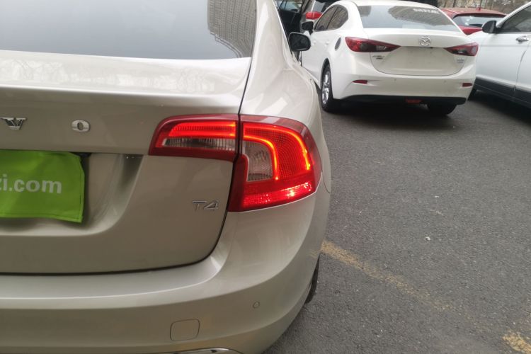 沃尔沃S60 2017款 S60L T4 智远版车身外观9