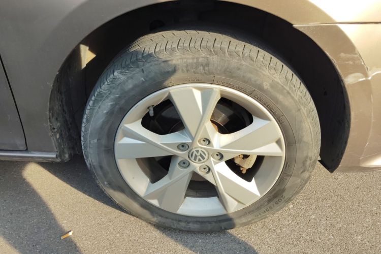 大众 宝来 2015款 质惠版 1.6L 手动时尚型车身外观10