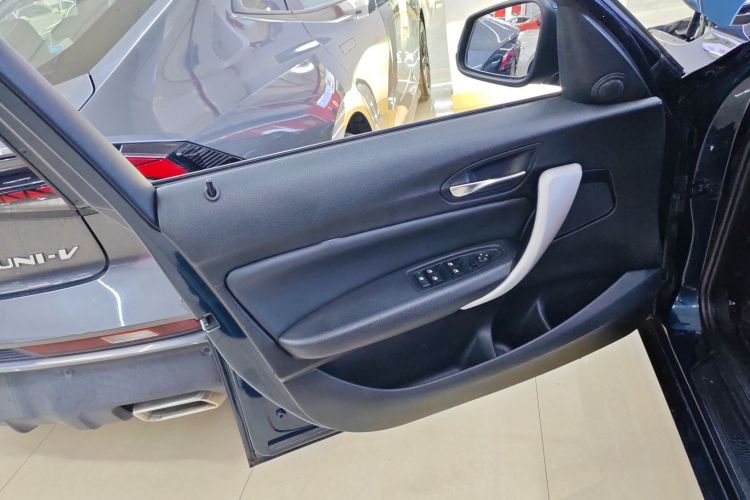 宝马1系(进口) 2013款 改款 116i 都市型中控内饰7007