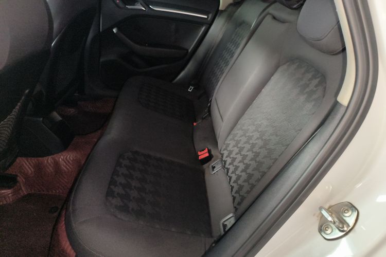 奥迪A3 2014款 Limousine 35 TFSI 自动进取型中控内饰7004