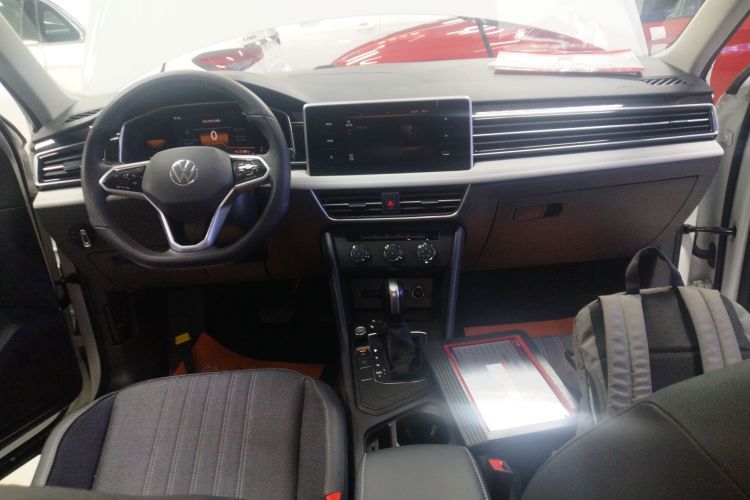 大众 途观L 2023款 330TSI 自动两驱舒享版中控内饰12