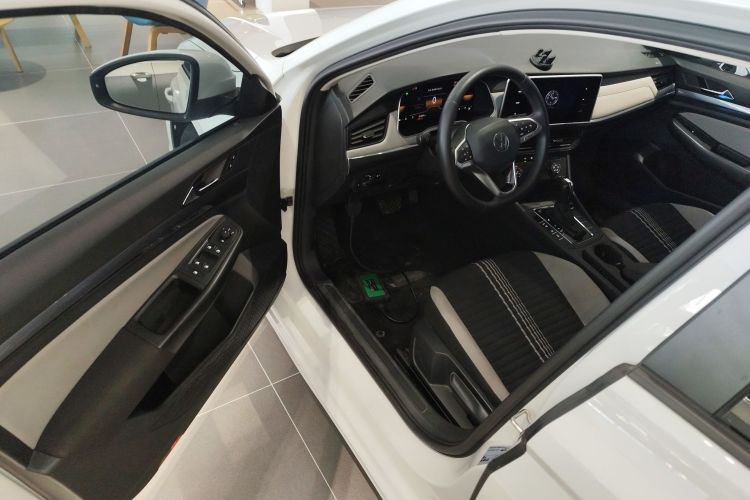 大众 宝来 2023款 200TSI DSG畅行版中控内饰7003