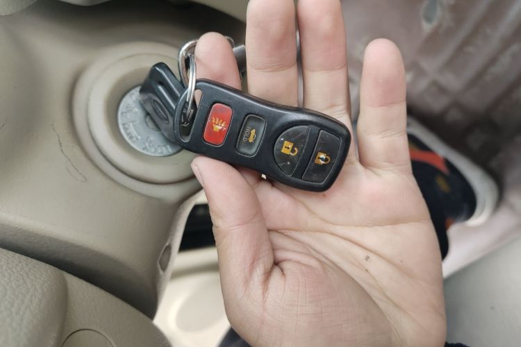 日产 轩逸 2012款 经典 1.6XE 手动舒适版中控内饰11