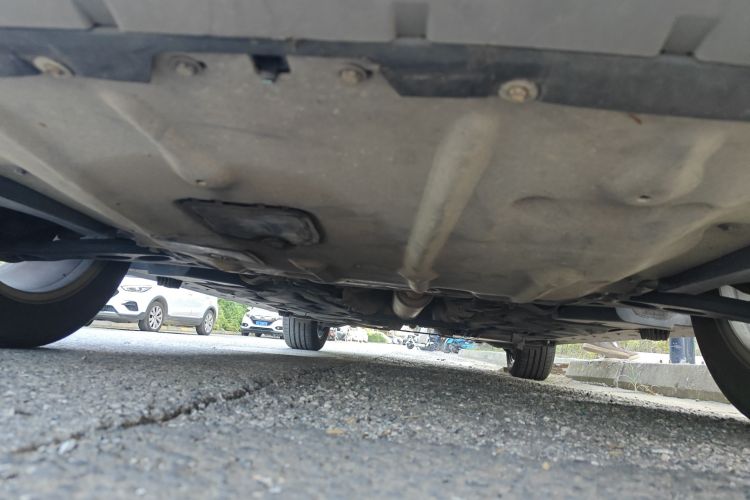 宝马X1 2018款 sDrive18Li 时尚型局部细节9008