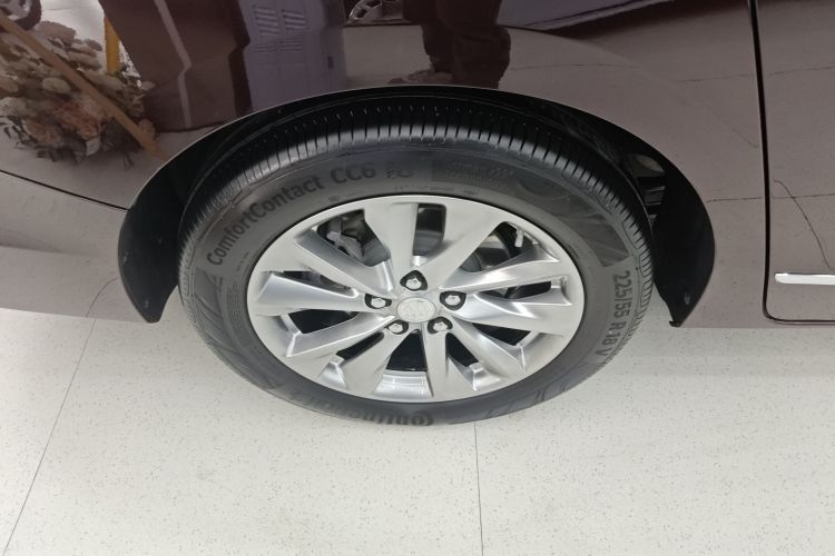 别克GL8 2022款 Avenir艾维亚 六座贤礼版车身外观6008