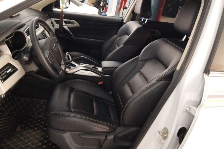 吉利汽车 博越 2020款 1.8TD DCT两驱智雅型中控内饰19