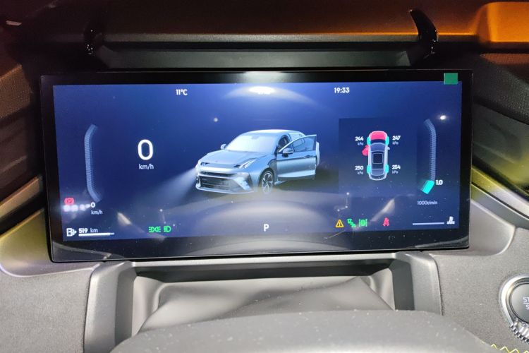 领克03 2025款 1.5TD DCT冠军版Pro中控内饰14