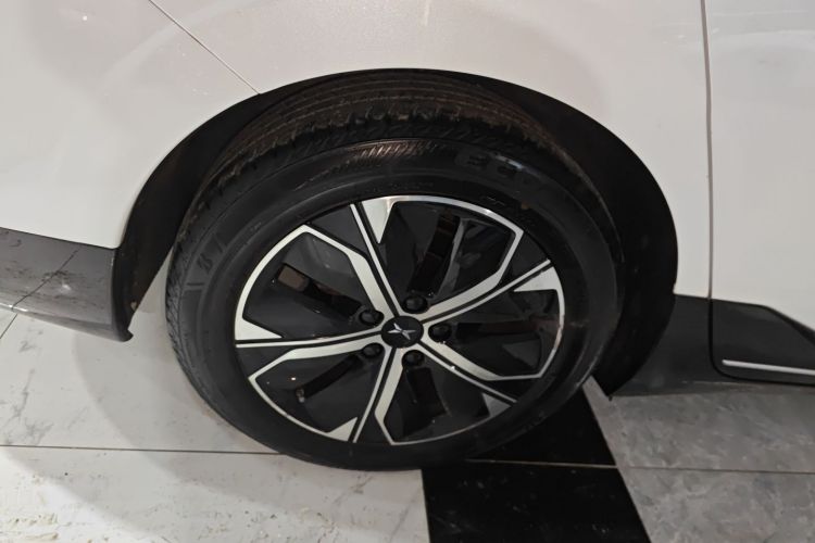 小鹏P5 2022款 550E车身外观6008