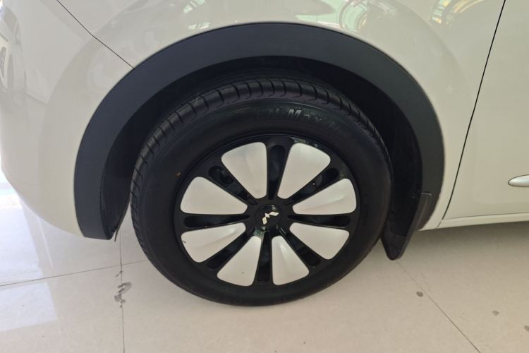 五菱汽车 五菱缤果 2023款 333km 快享款车身外观6007