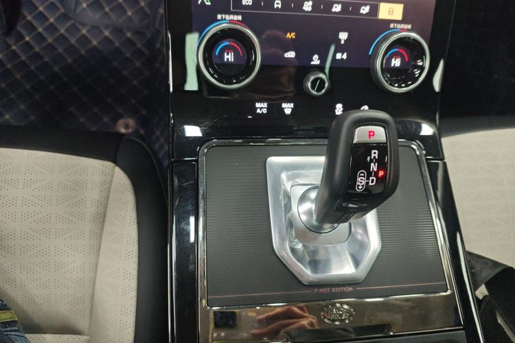 路虎 揽胜极光 2021款 极光L 249PS R-Dynamic First edition 首发版局部细节18