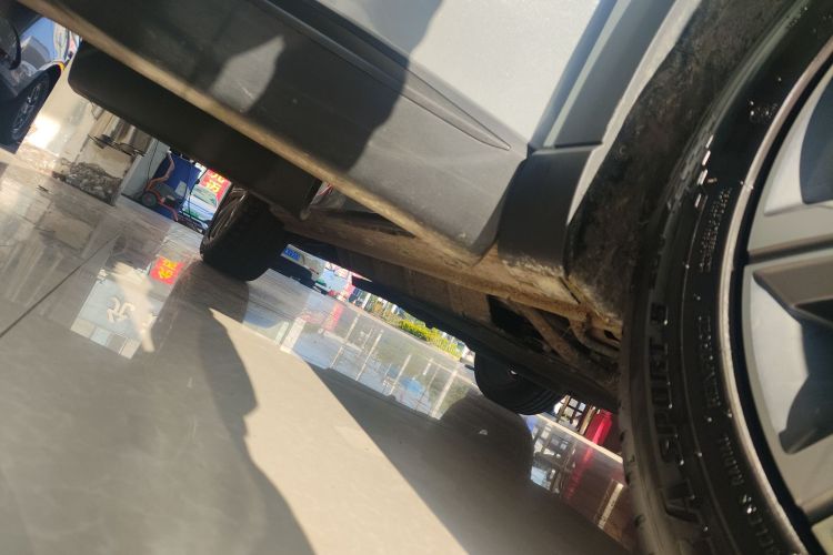 奇瑞 风云T9 2025款 120 长续航版尊荣型 7座 三元锂局部细节9001