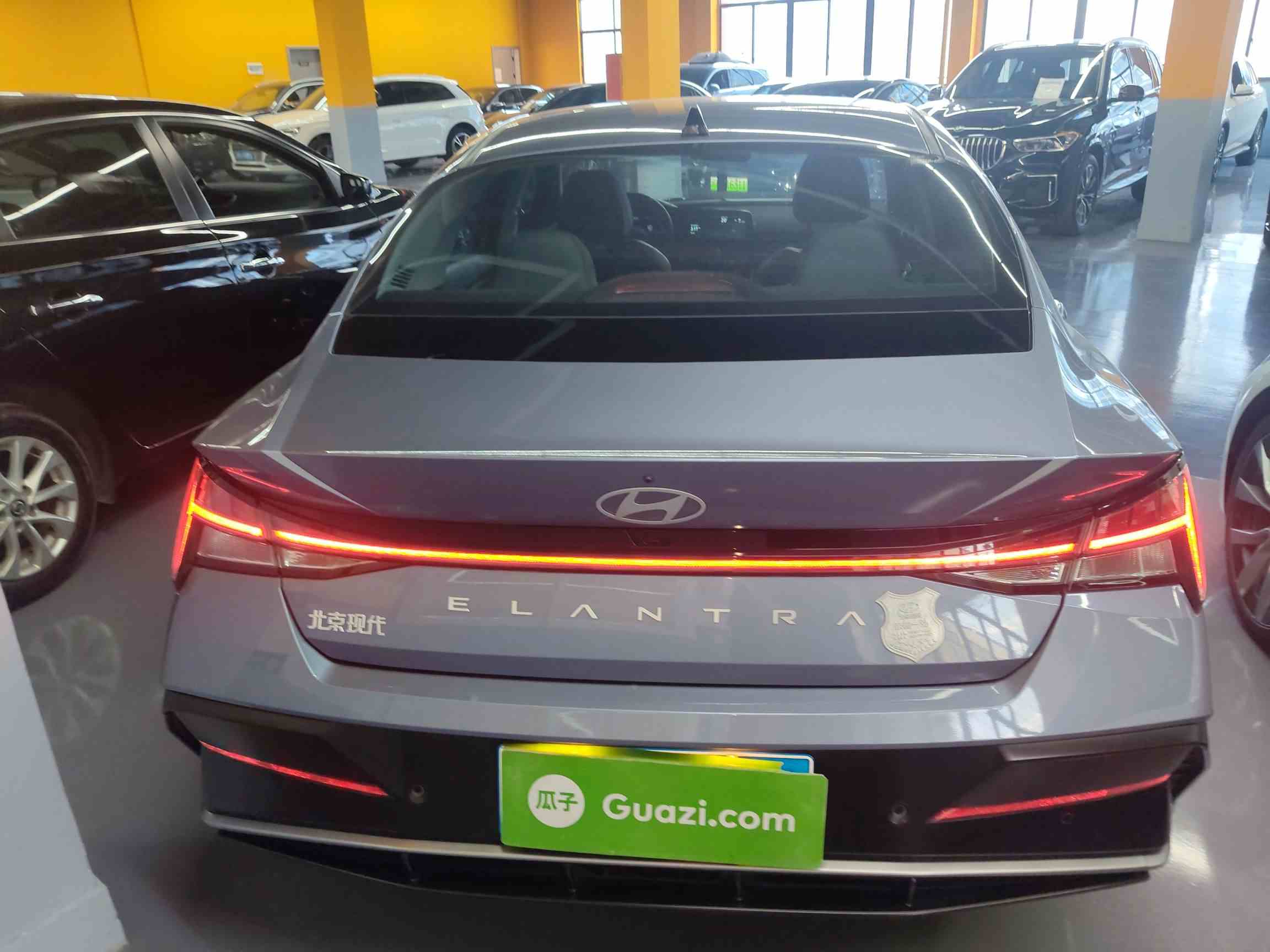 现代 伊兰特 2023款 1.5L CVT LUX尊贵版(3)