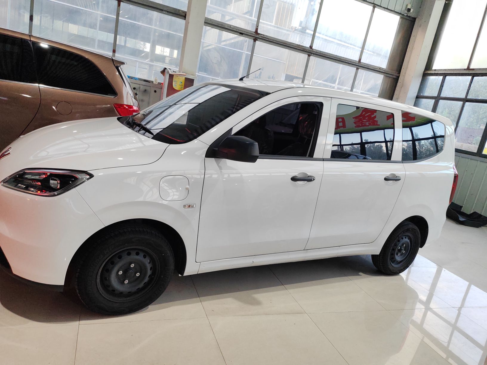 五菱汽车 五菱宏光新能源 2024款 纯电版 300KM 标准型