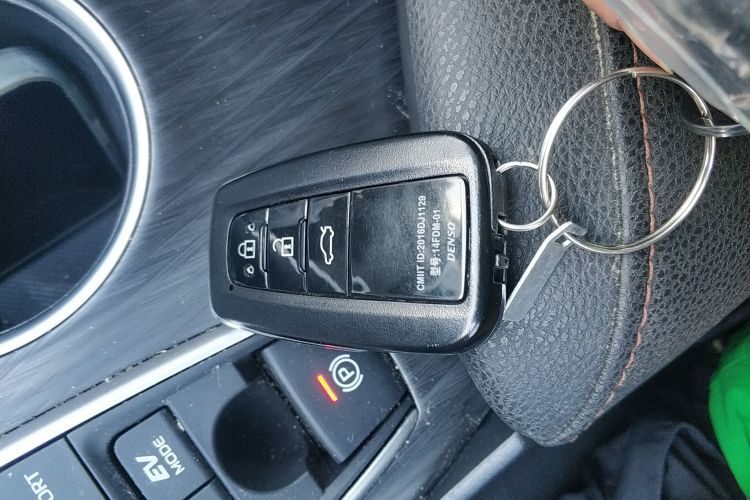 丰田 凯美瑞 2021款 双擎 2.5HGVP 领先版中控内饰11