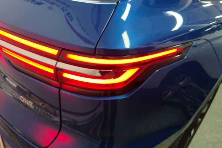 理想汽车 理想ONE 2020款 增程6座版车身外观9