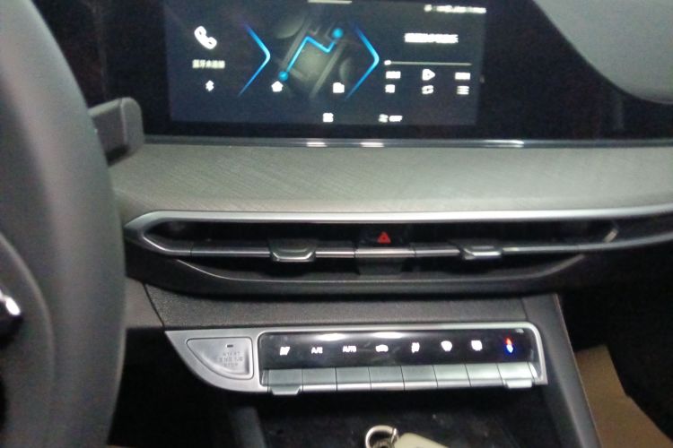 长安 逸动 2024款 PLUS 蓝鲸NE 1.4T GDI DCT高能版中控内饰16