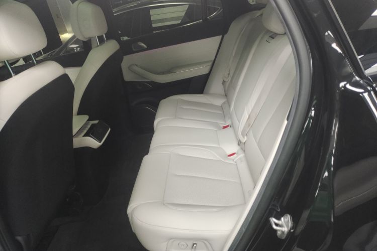 蔚来ES7 2022款 75kWh中控内饰7004