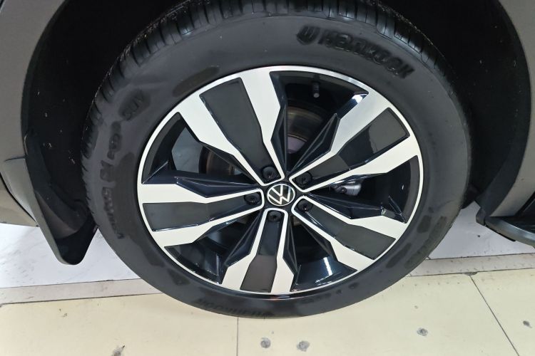 大众 途观L 2024款 330TSI 自动两驱R-Line越享版车身外观6008