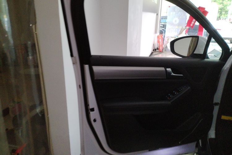 比亚迪 唐 2018款 2.0T 自动智联尊贵型 5座 国V中控内饰7007