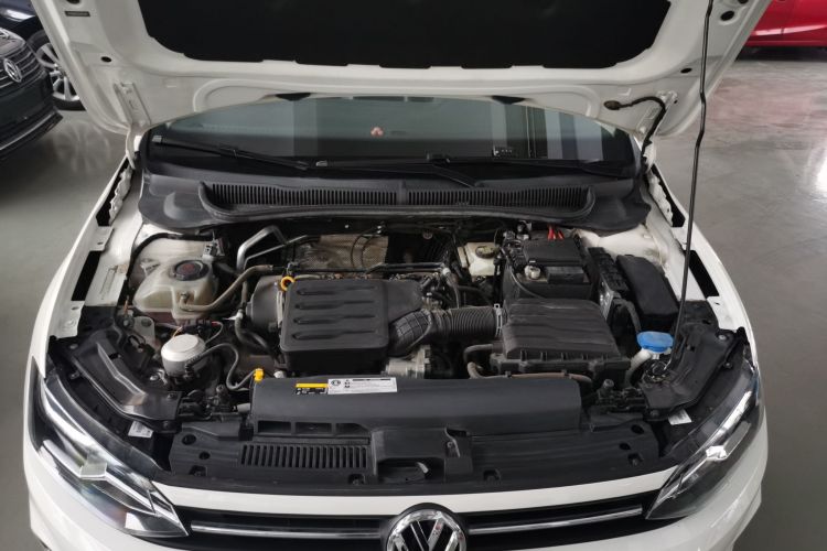大众 Polo 2019款 Plus 1.5L 自动全景乐享版机舱底盘24