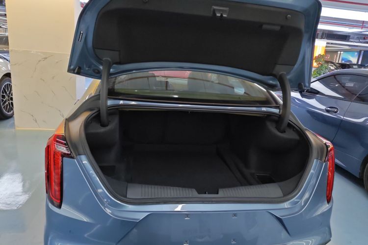 凯迪拉克CT4 2023款 28T 豪华型机舱底盘23