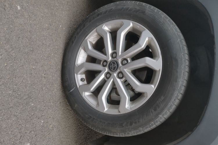 丰田 锋兰达 2022款 2.0L CVT领先版车身外观10