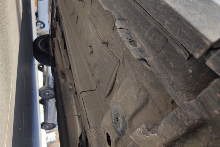 DS 7 2018款 45THP 里沃利先锋版局部细节9001