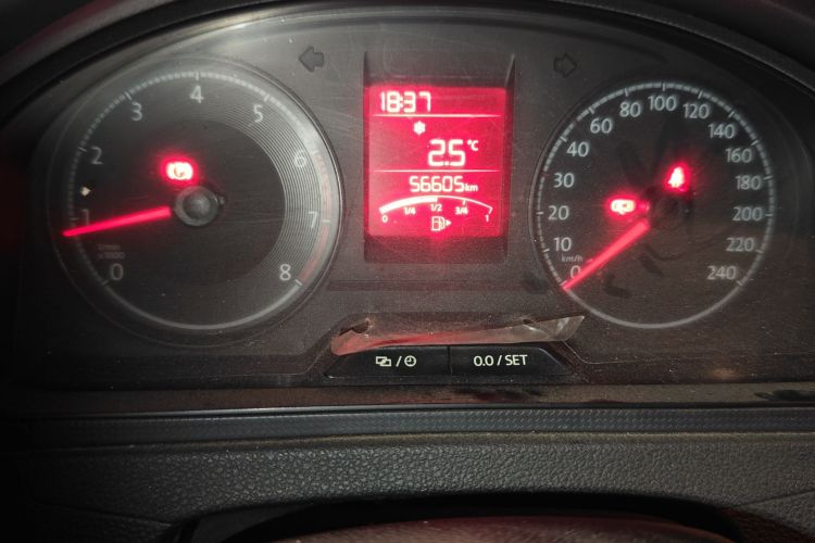 大众 桑塔纳 2016款 1.6L 手动风尚版中控内饰15