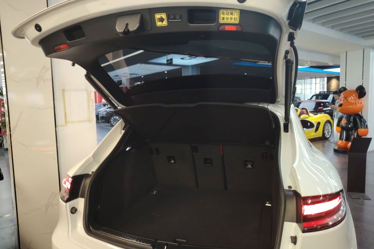 保时捷 2023款 Macan 2.0T中控内饰23