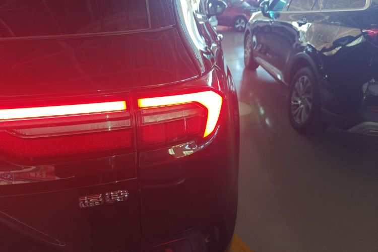 福特 领裕 2023款 EcoBoost 225 尊领型 7座（2/3/2）车身外观9