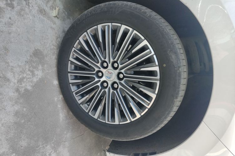 别克GL8新能源 2024款 陆尊 尊享版 7座车身外观10