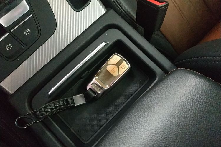 奥迪Q5L 2020款 45 TFSI 尊享时尚型中控内饰11