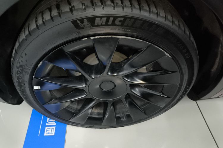 特斯拉 Model Y 2021款 长续航全轮驱动版车身外观6007