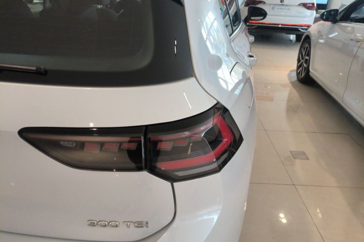 大众 高尔夫 2025款 300TSI R-Line车身外观6006