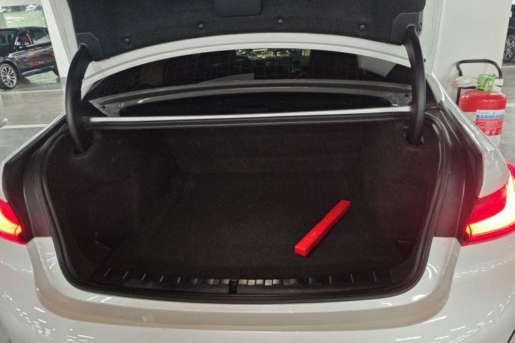 宝马3系 2024款 325Li M运动套装局部细节23