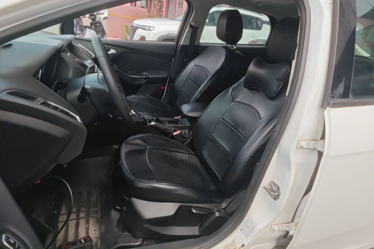 福特 福克斯 2015款 两厢 EcoBoost 125 自动超能风尚型局部细节19