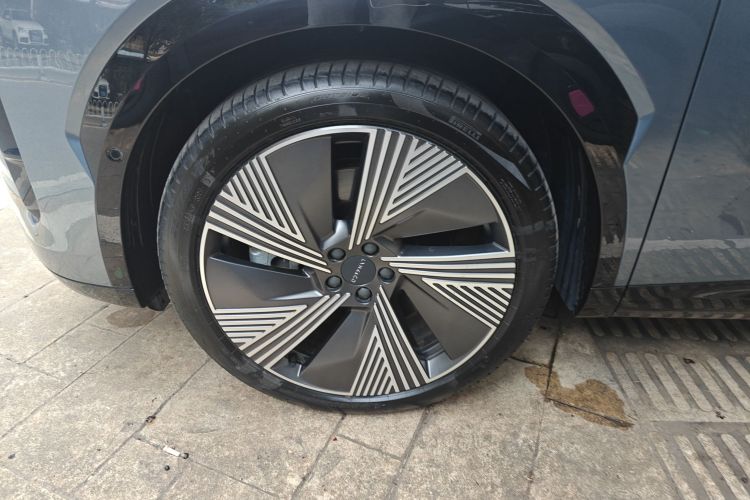 领克08 EM-P 2025款 220km 四驱性能Halo车身外观6003