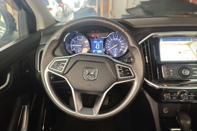 江铃 驭胜S350 2016款 2.0T 自动两驱汽油超豪华版7座局部细节13