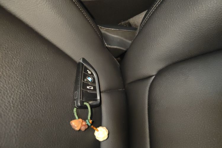 宝马1系 2017款 118i 运动型中控内饰11