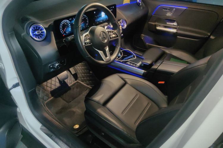 奔驰GLA 2020款 GLA 200 4MATIC中控内饰20